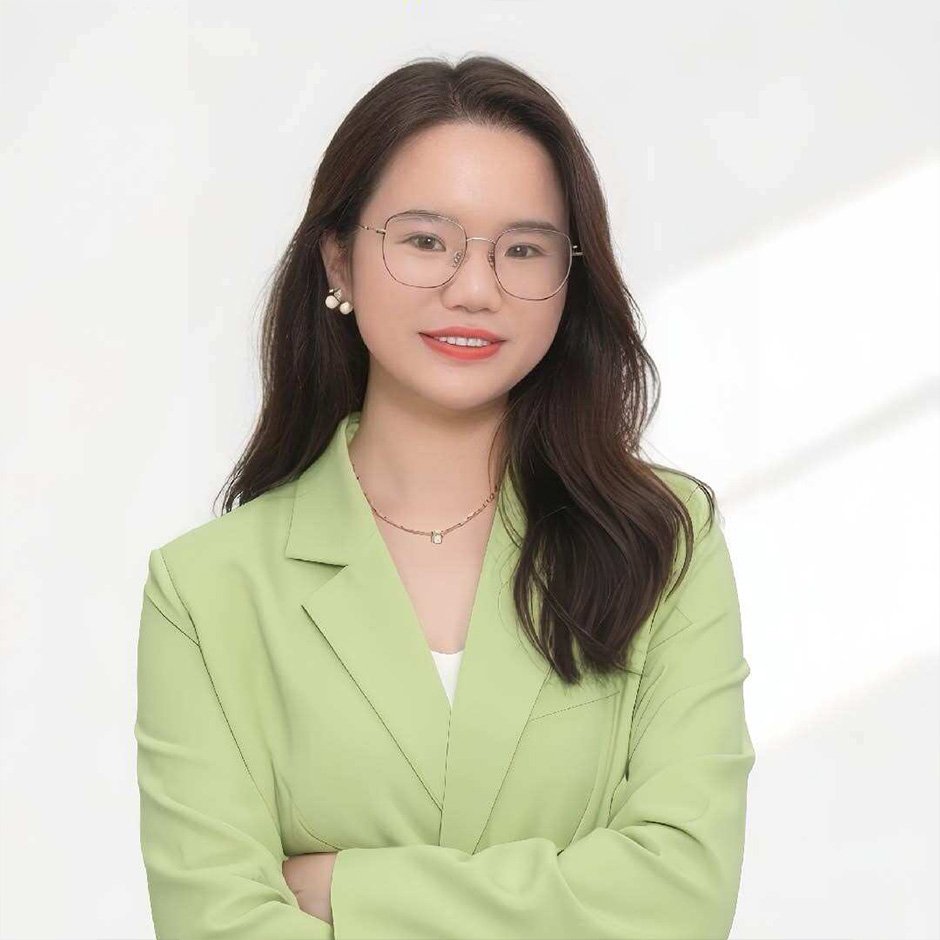 litai-juan-wang-furniture-consultant.jpg